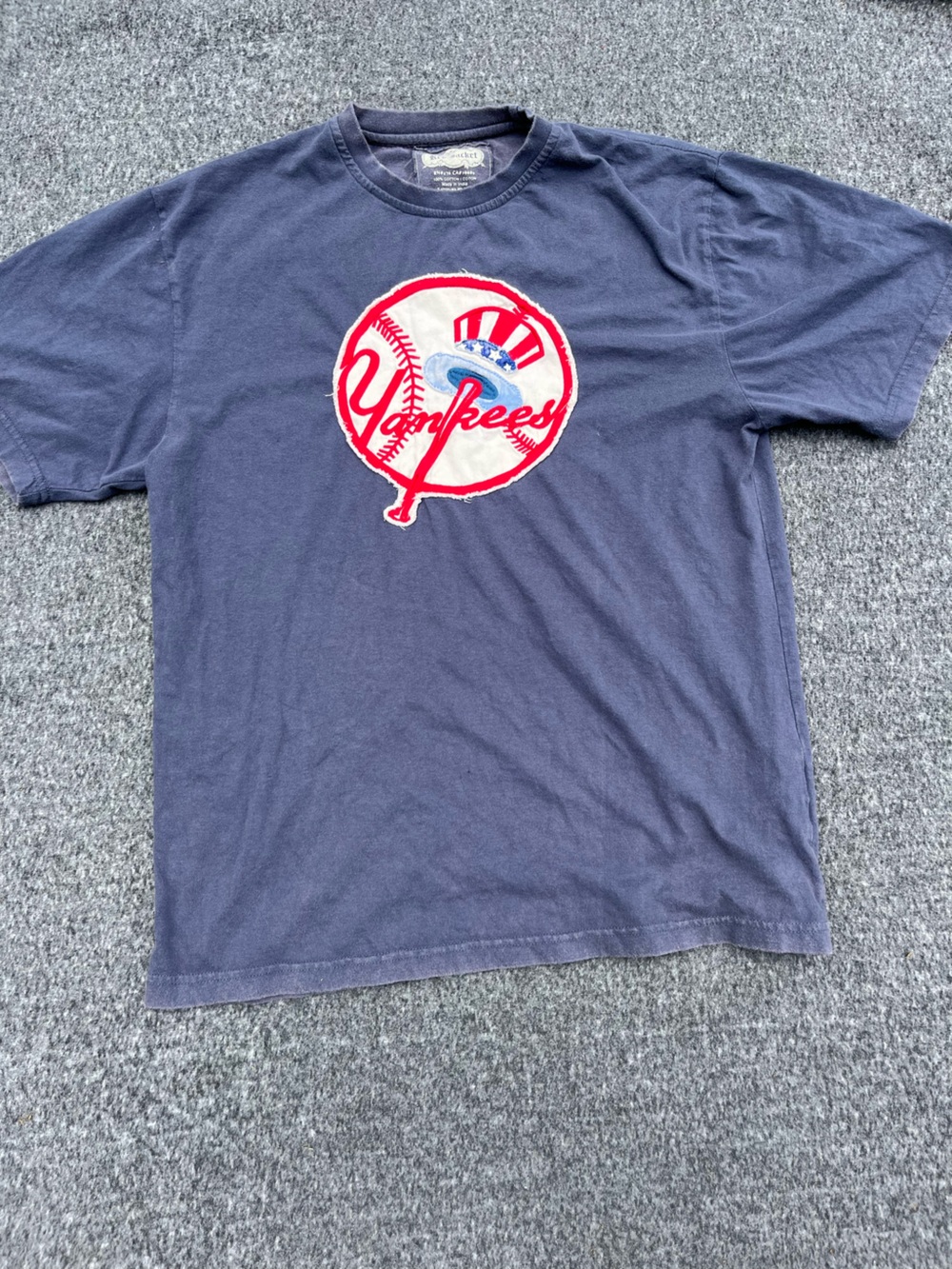 Vintage Yankee Embroidered Shirt, classic logo and distressed embroidery -Large - Picture 2 of 8